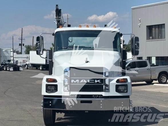 Mack MD6 Construction - Others