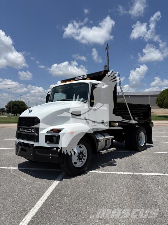 Mack MD6 Tipper trucks