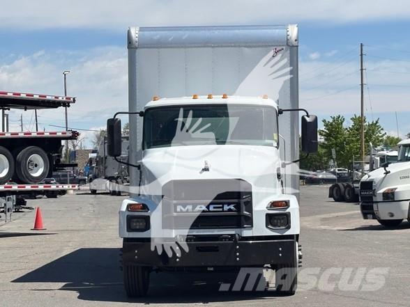 Mack MD6 Construction - Others