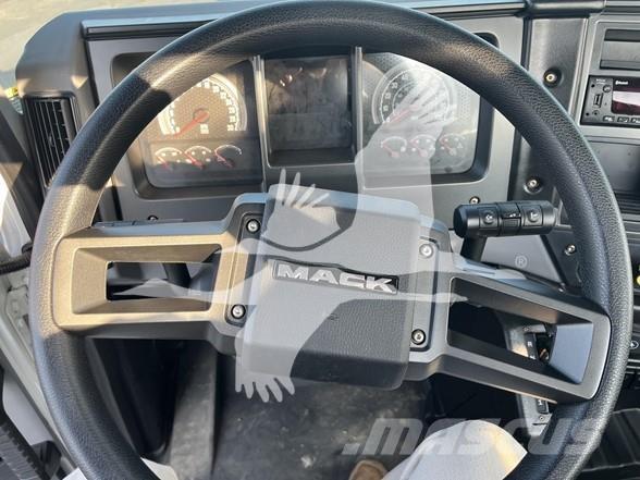 Mack MD6 Construction - Others