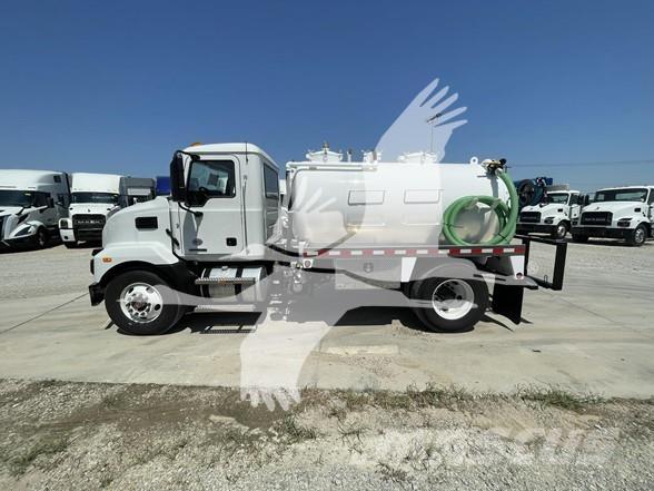 Mack MD6 Construction - Others