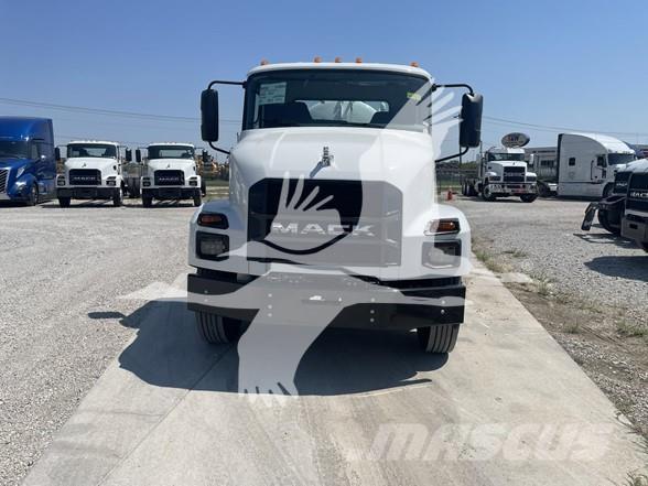 Mack MD6 Construction - Others