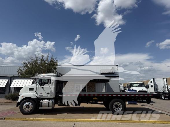 Mack MD6 Flatbed / Dropside trucks