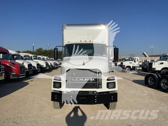 Mack MD6 Construction - Others