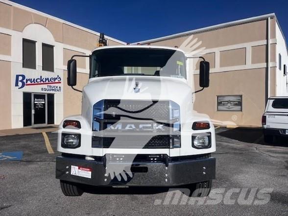 Mack MD6 Construction - Others