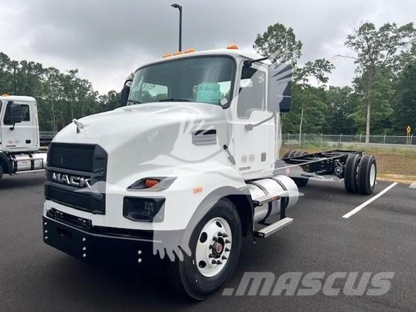 Mack MD6 Chassis Cab trucks