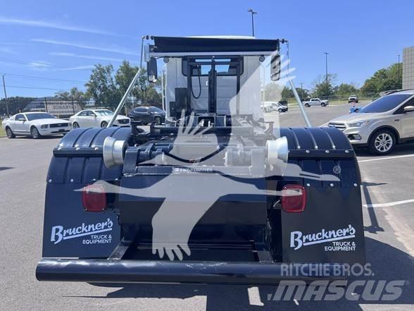 Mack MD7 Construction - Others