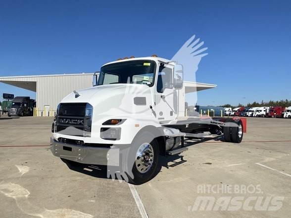 Mack MD7 Chassis Cab trucks