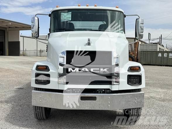 Mack MD7 Construction - Others