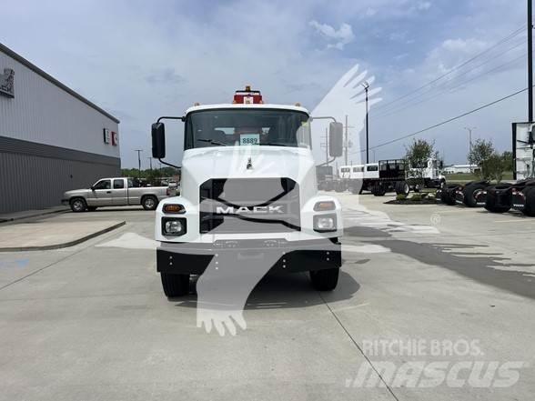 Mack MD7 Construction - Others