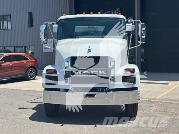 Mack MD7 Construction - Others