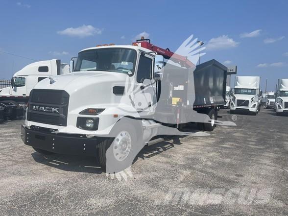 Mack MD7 Construction - Others
