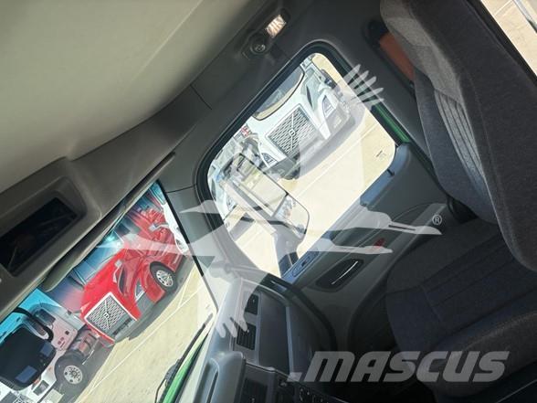 Peterbilt 579 Tractor Units