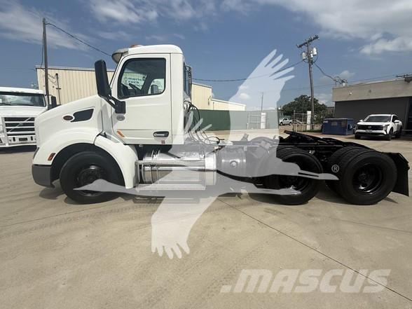 Peterbilt 579 Tractor Units