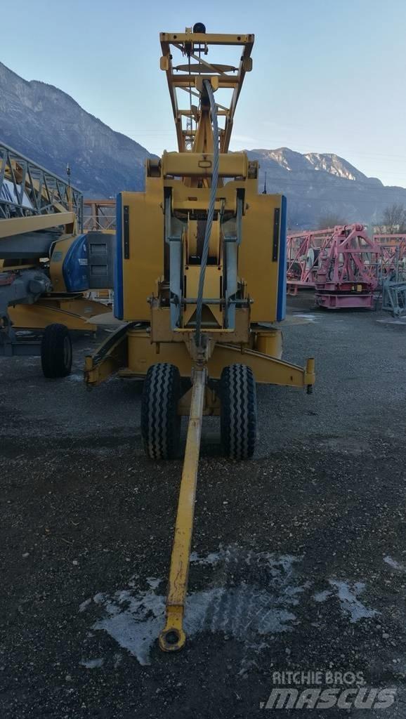 Potain IGO 28 A Self erecting cranes