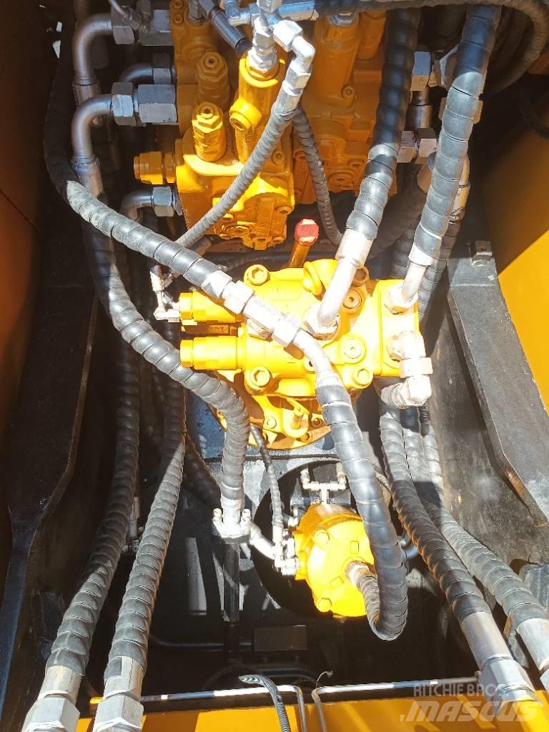 Sany SY 135C Midi excavators  7t - 12t