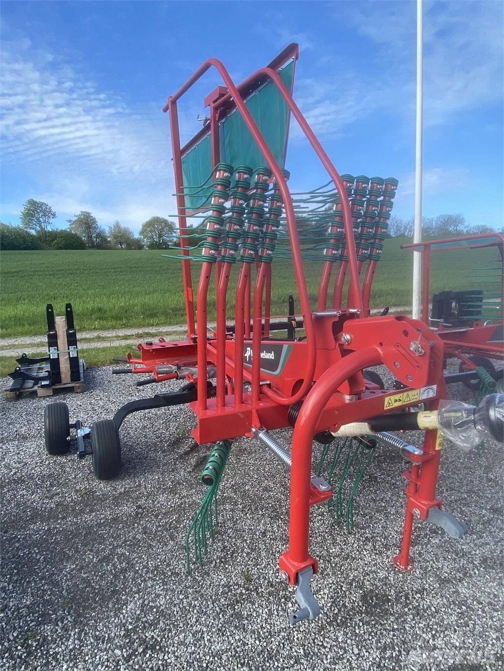 Kverneland 9546 Windrowers