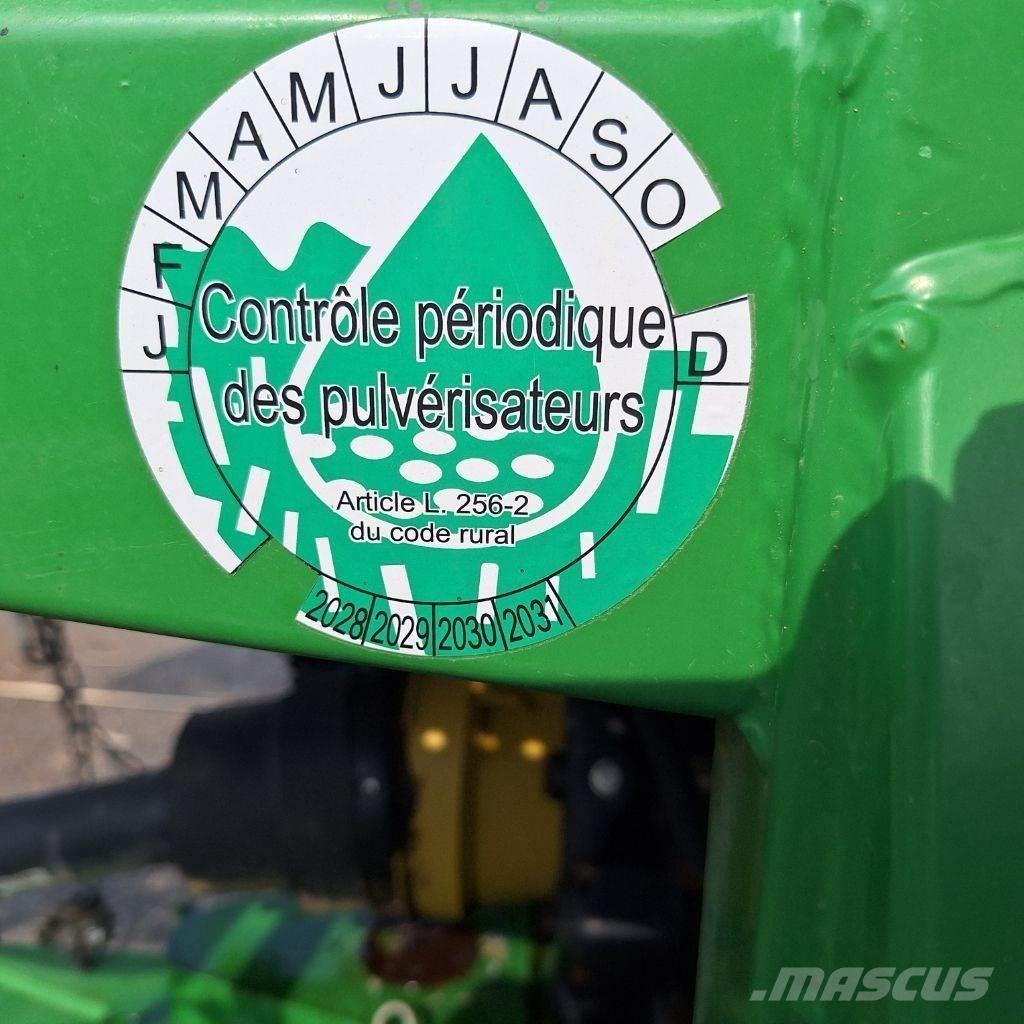 John Deere 732 Trailed sprayers