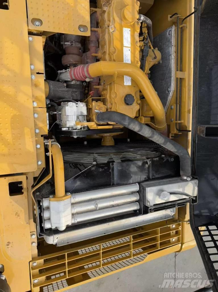 CAT 330d2 Crawler excavators