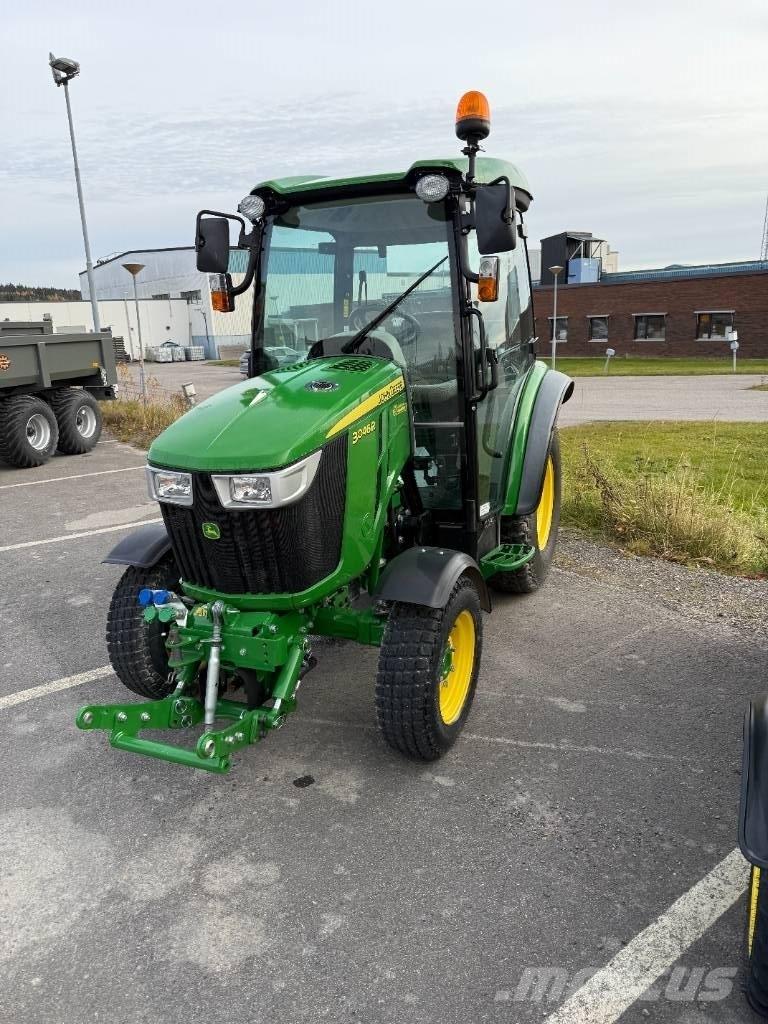 John Deere 3046 R Compact tractors