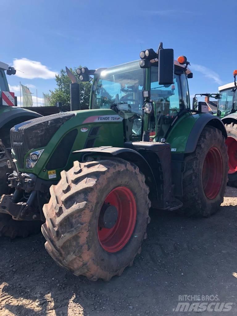 Fendt 724 Vario S4 Tractors