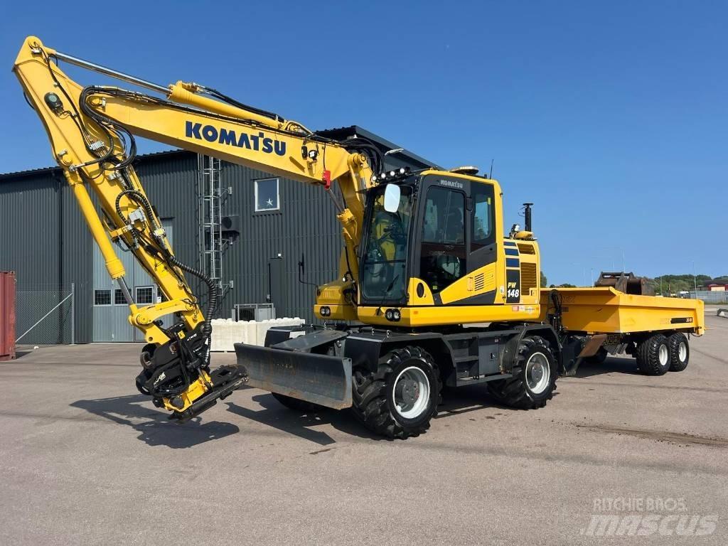 Komatsu PW148-11 Wheeled excavators
