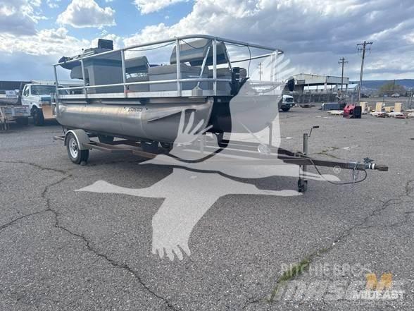  PONTOON BOAT Construction - Others
