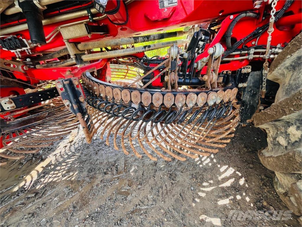 Holmer T4-30 Beet harvesters