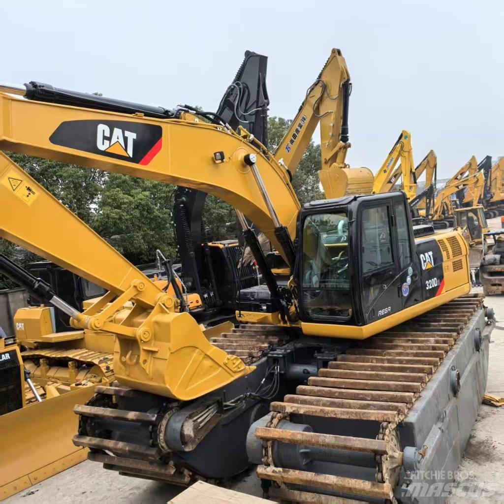 CAT 320 D Amphibious Excavators