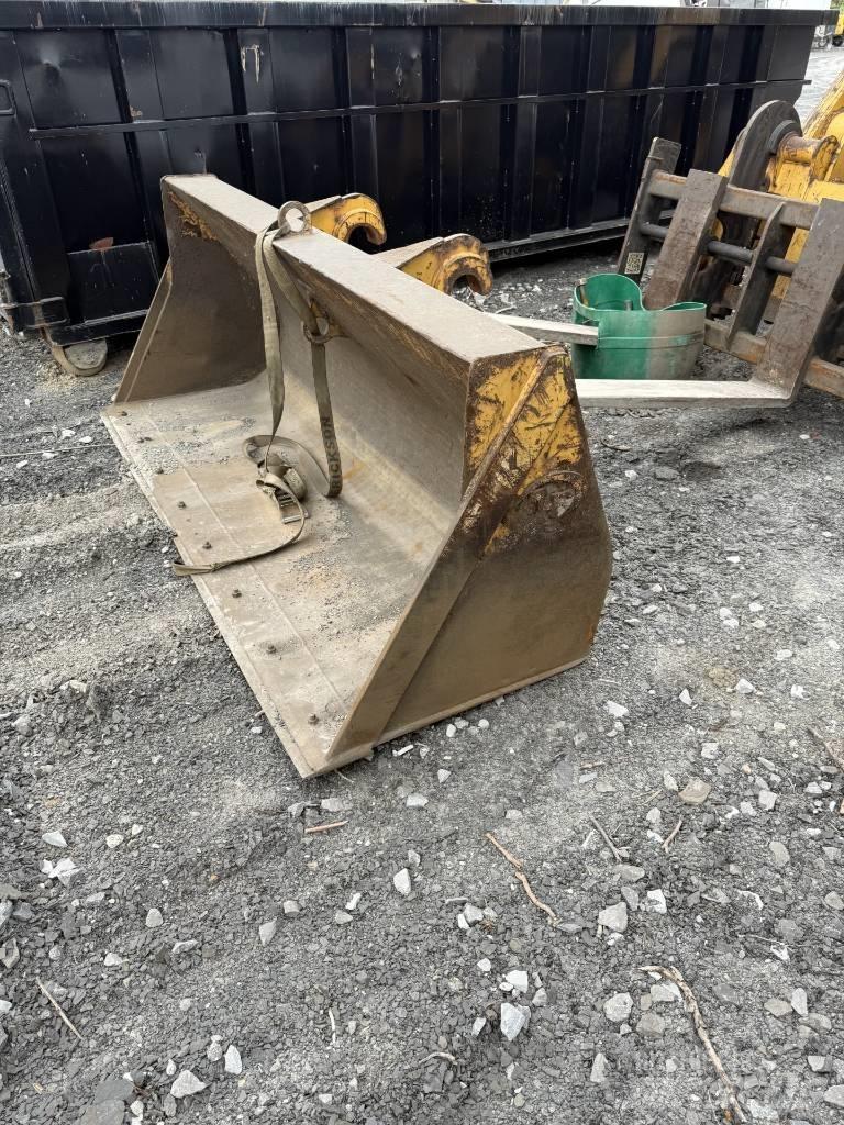 CAT 450 F Backhoe loaders