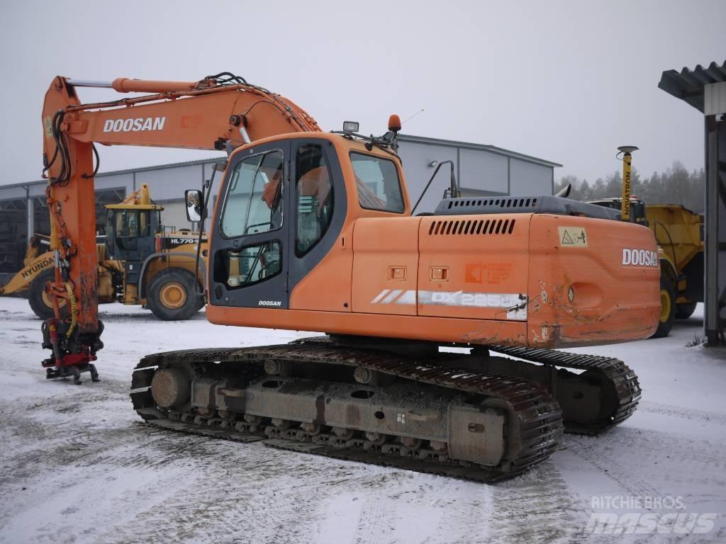Doosan DX 225 LC Crawler excavators