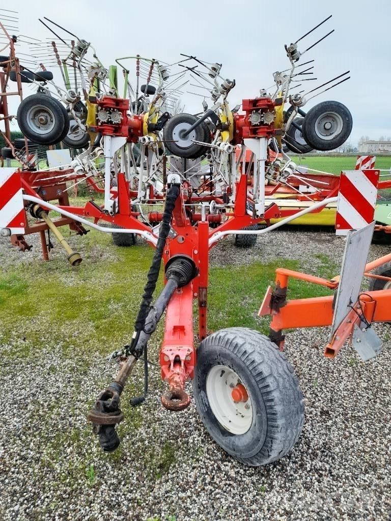 Pöttinger hit 12.14t Rakes and tedders