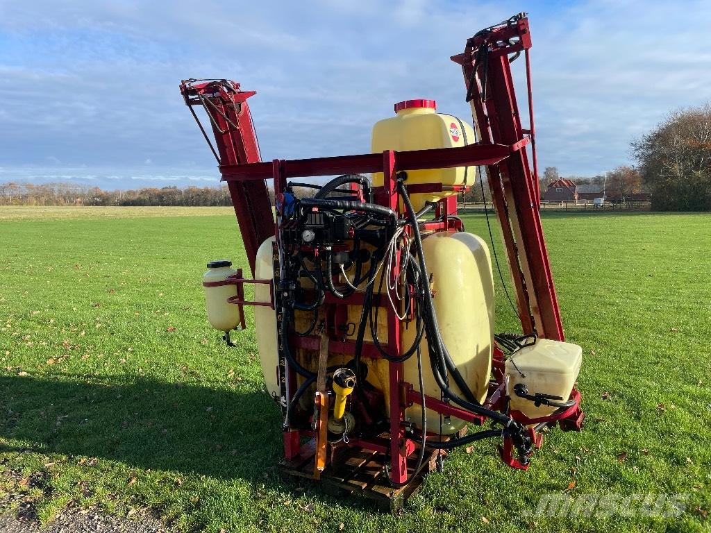 Hardi 12m LY 1000 Mounted sprayers