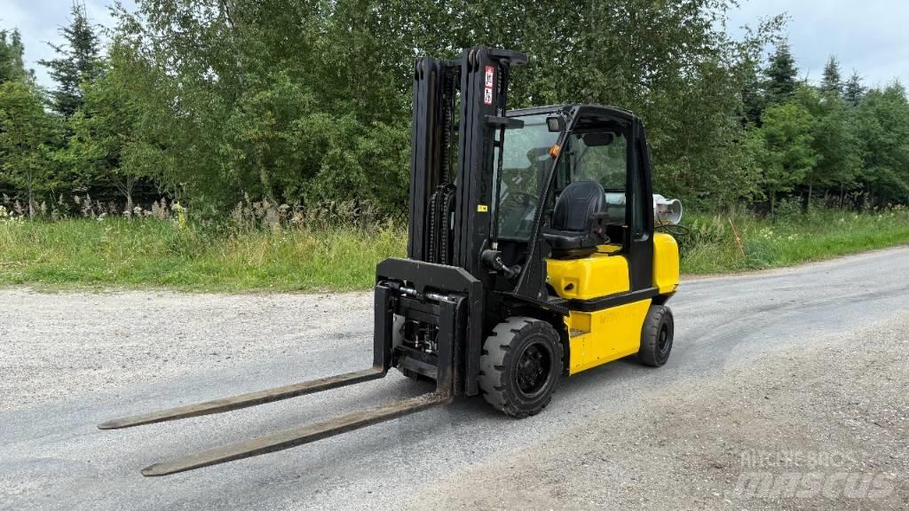 Nissan DX30 LPG trucks