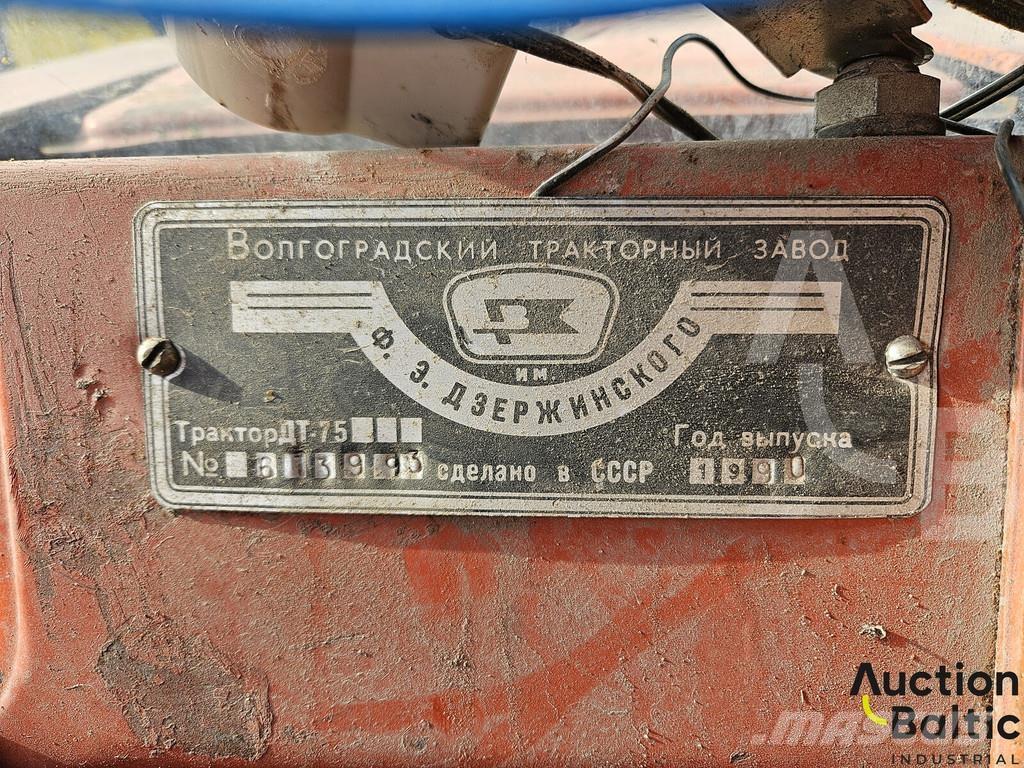  Onbekend DT-75 Crawler dozers