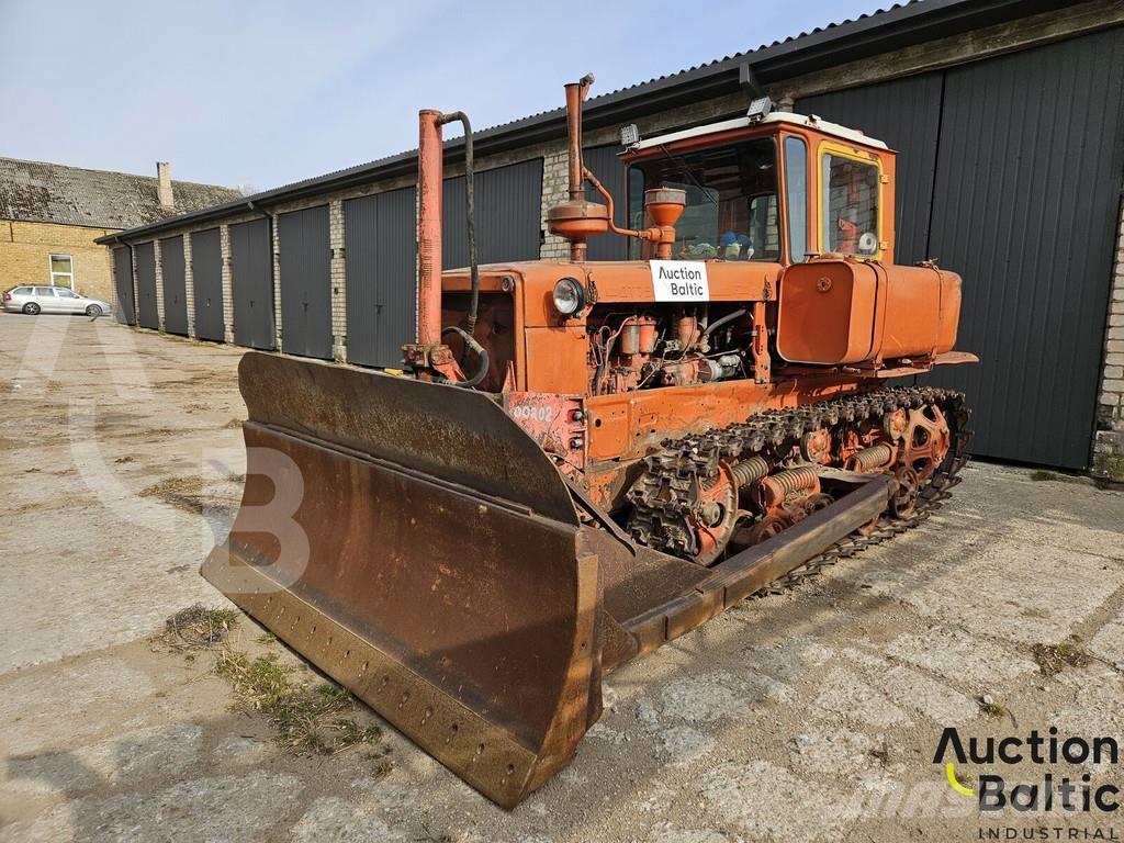  Onbekend DT-75 Crawler dozers