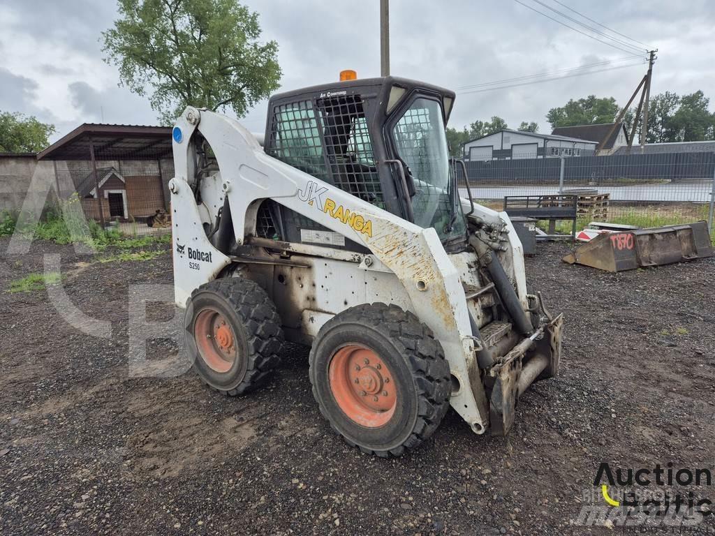 Bobcat S 250 Skid steer loaders