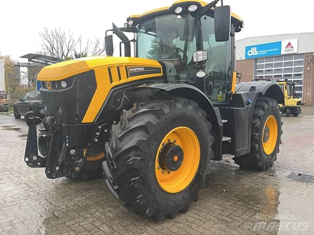 JCB Fastrac 4220 Tractors