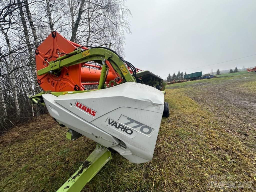 CLAAS Lexion 670 Combine harvesters