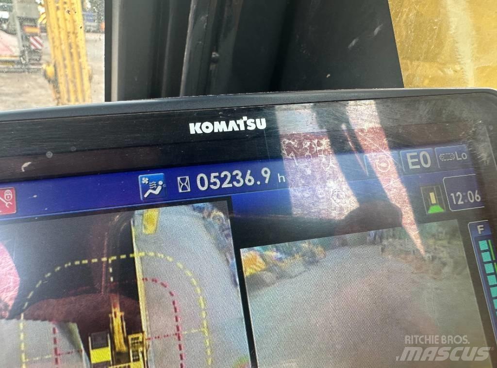 Komatsu PC 210 LC-11 Crawler excavators