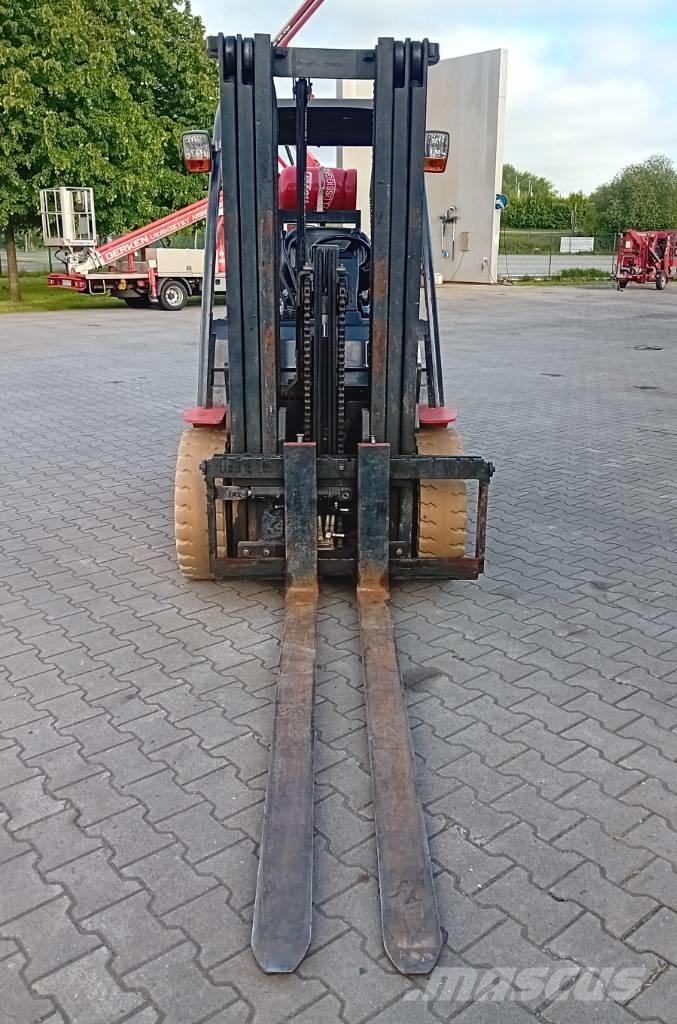 Manitou MI 30 G LPG trucks