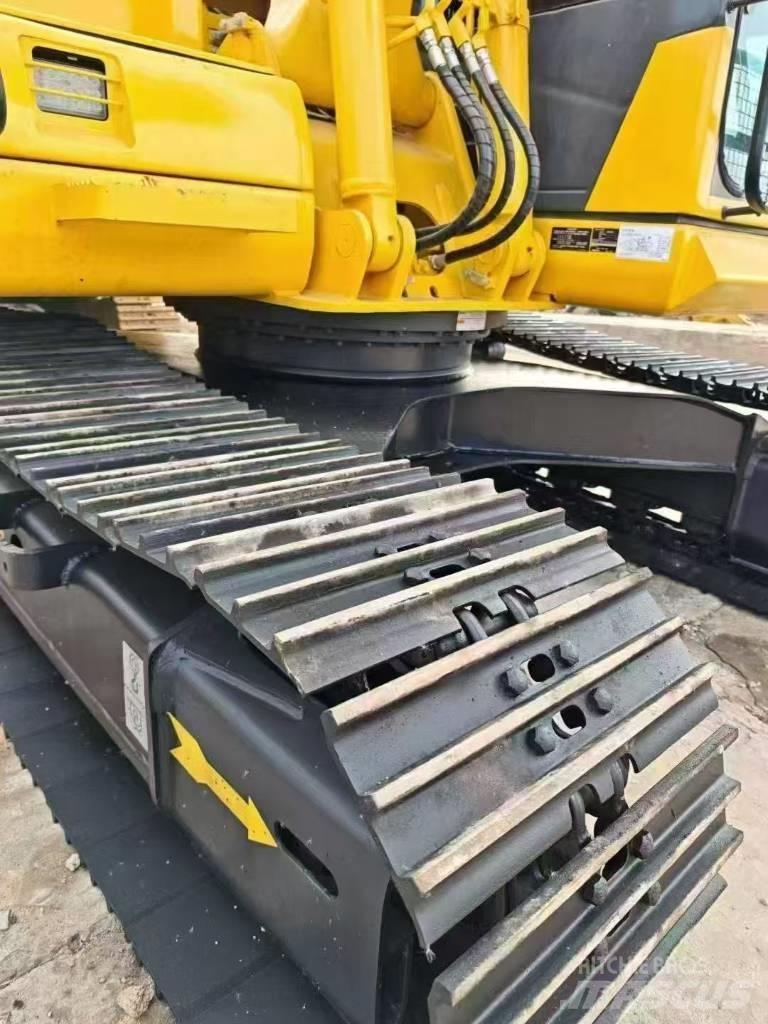 Komatsu 130-7 Crawler excavators
