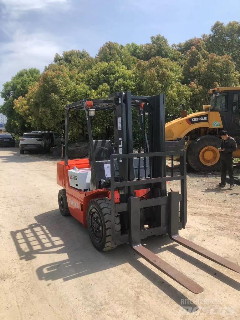Heli K35 Telescopic handlers
