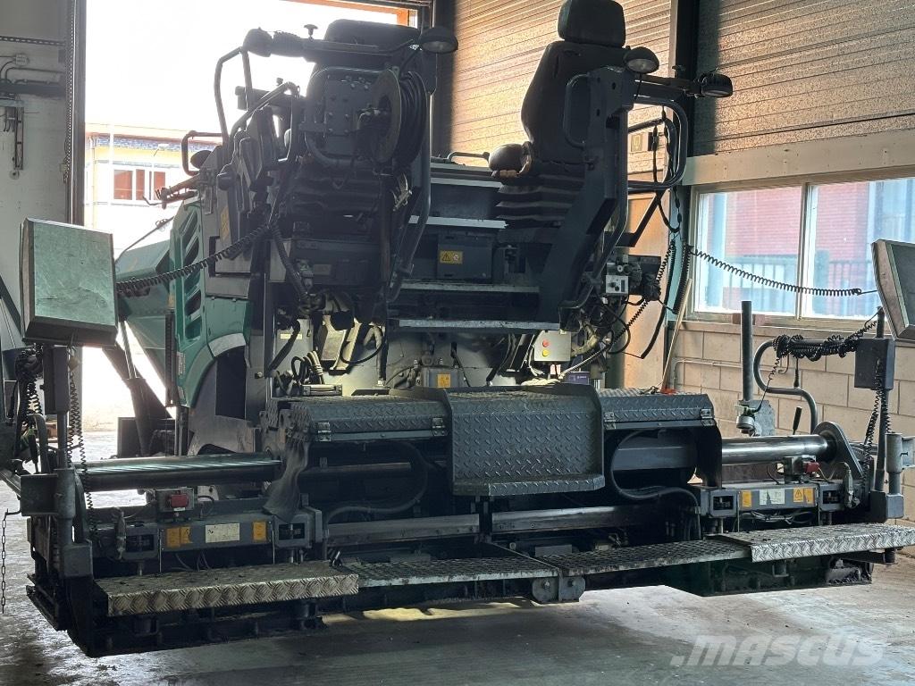 Vögele Super 1300-3i Scrapers
