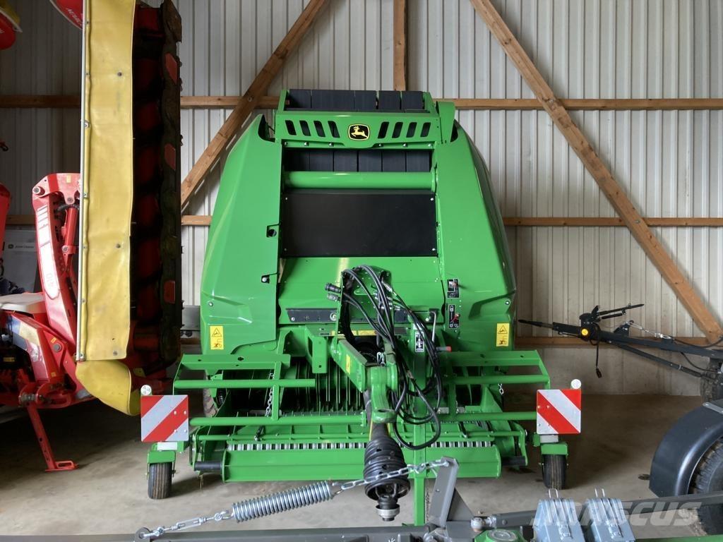 John Deere V461M Round balers
