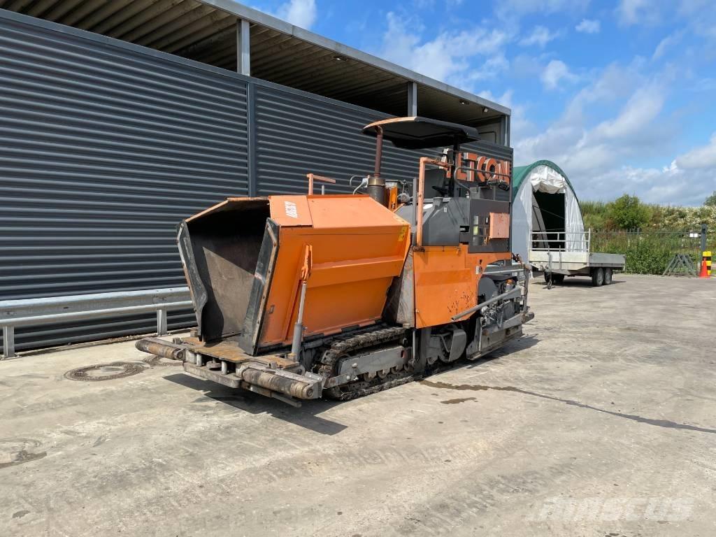 ABG TITAN 2820 Asphalt pavers