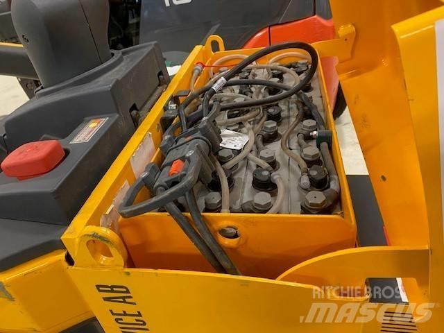 Jungheinrich ERE 225 Low lifter