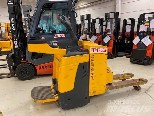 Jungheinrich ERE 225 Low lifter