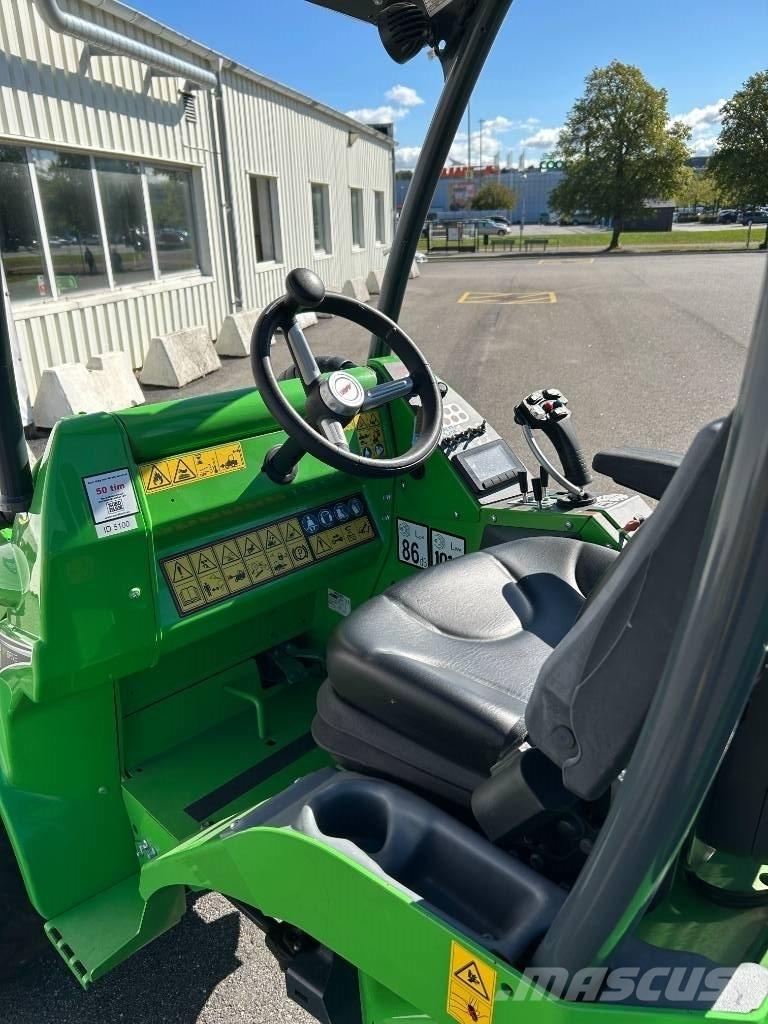 Avant 755 Skid steer loaders