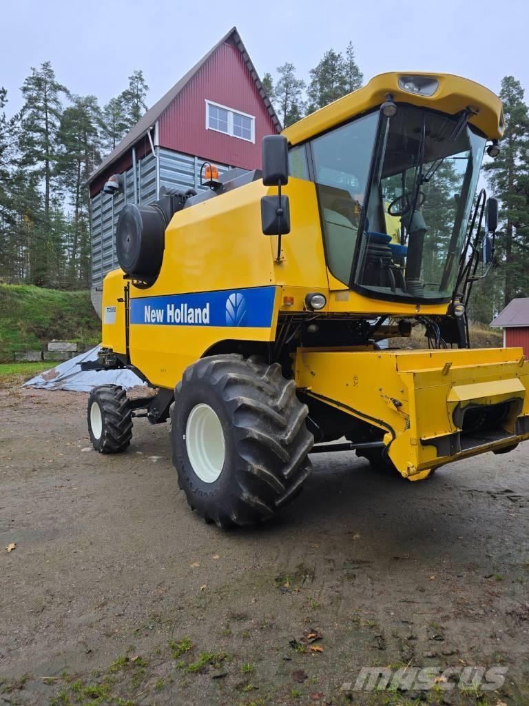New Holland TC 5050 Combine harvesters
